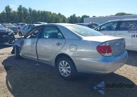 2005 Toyota Camry Le z USA, uszkodzony, nr VIN 4T1BE32K35U382143
